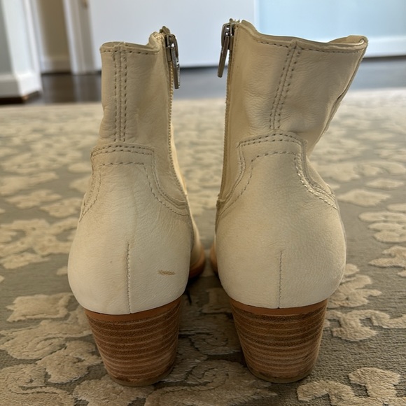 Women’s booties - Picture 3 of 5